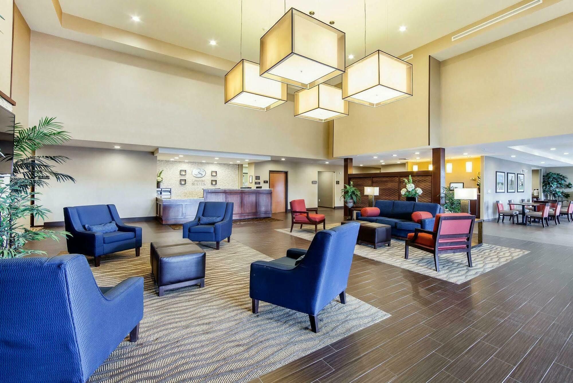 Comfort Suites Marietta-Parkersburg Экстерьер фото